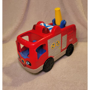 Fisher Price Little People Helping Others Fire Truck w/ Lights & Sounds Tested